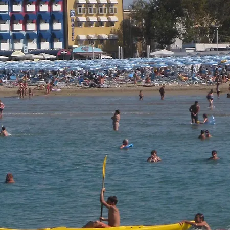 Hotell Amelia Fano