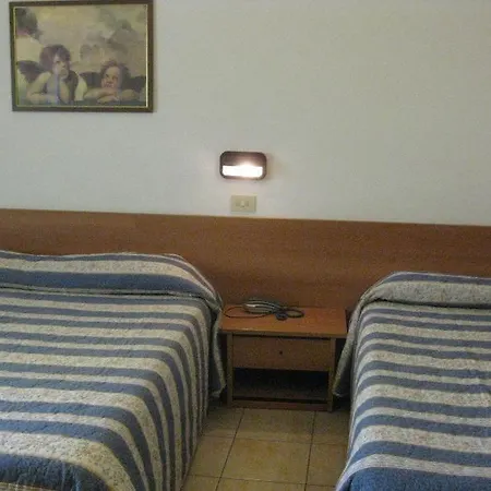 Hotel Amelia 3*