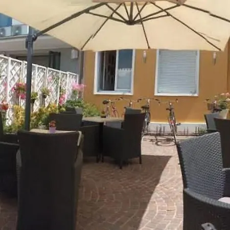Amelia Hotel