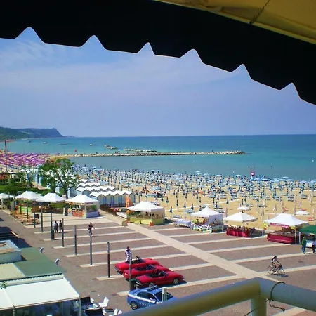 Amelia Hotel 3*